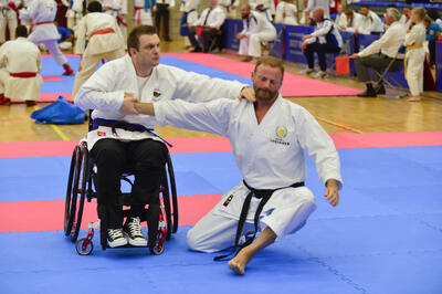 G-karate in een rolstoel